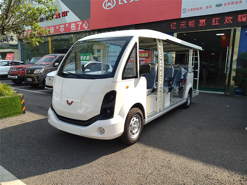 WLDV十四座國(guó)賓觀(guān)光車(chē)