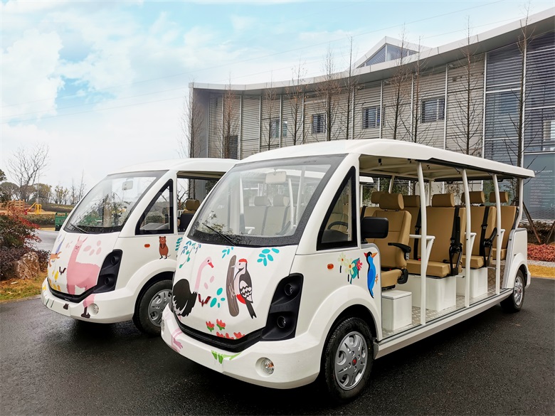 五菱11座國(guó)賓接待車(chē)